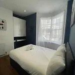 Charming 1-Br In Brighton Next To Brighton Beach Sleep 3